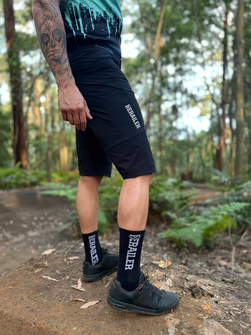 DESCENDER SHORT